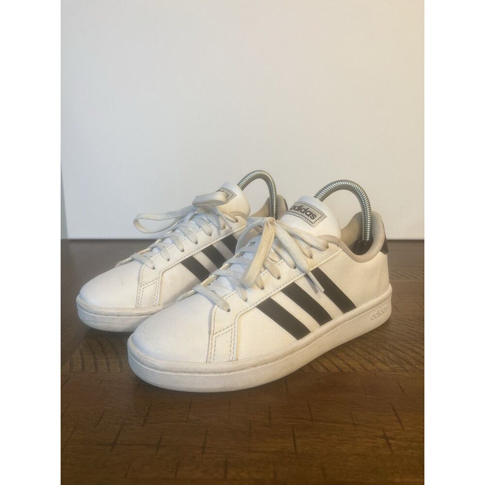 Adidas Sneakers Athletic Shoes Women's Size 6 White Black Striped Low Top EE7968